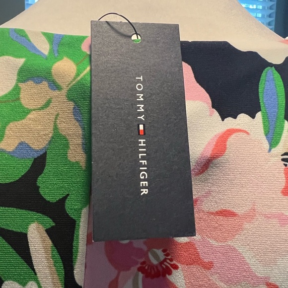 Tommy Hilfiger sleeveless floral . NWT - Picture 5 of 6